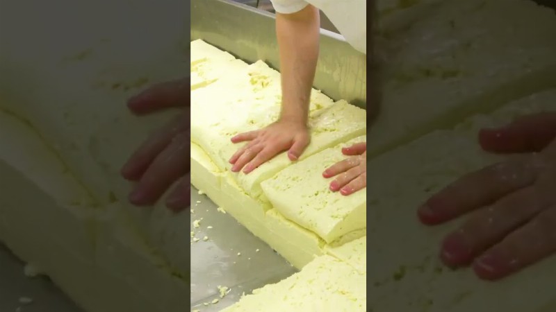 image 0 Over 300000 Tons Of #cheddar Are Produced In The #uk Per Year – Here's How. #cheese